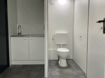 Kantoor unit met toilet